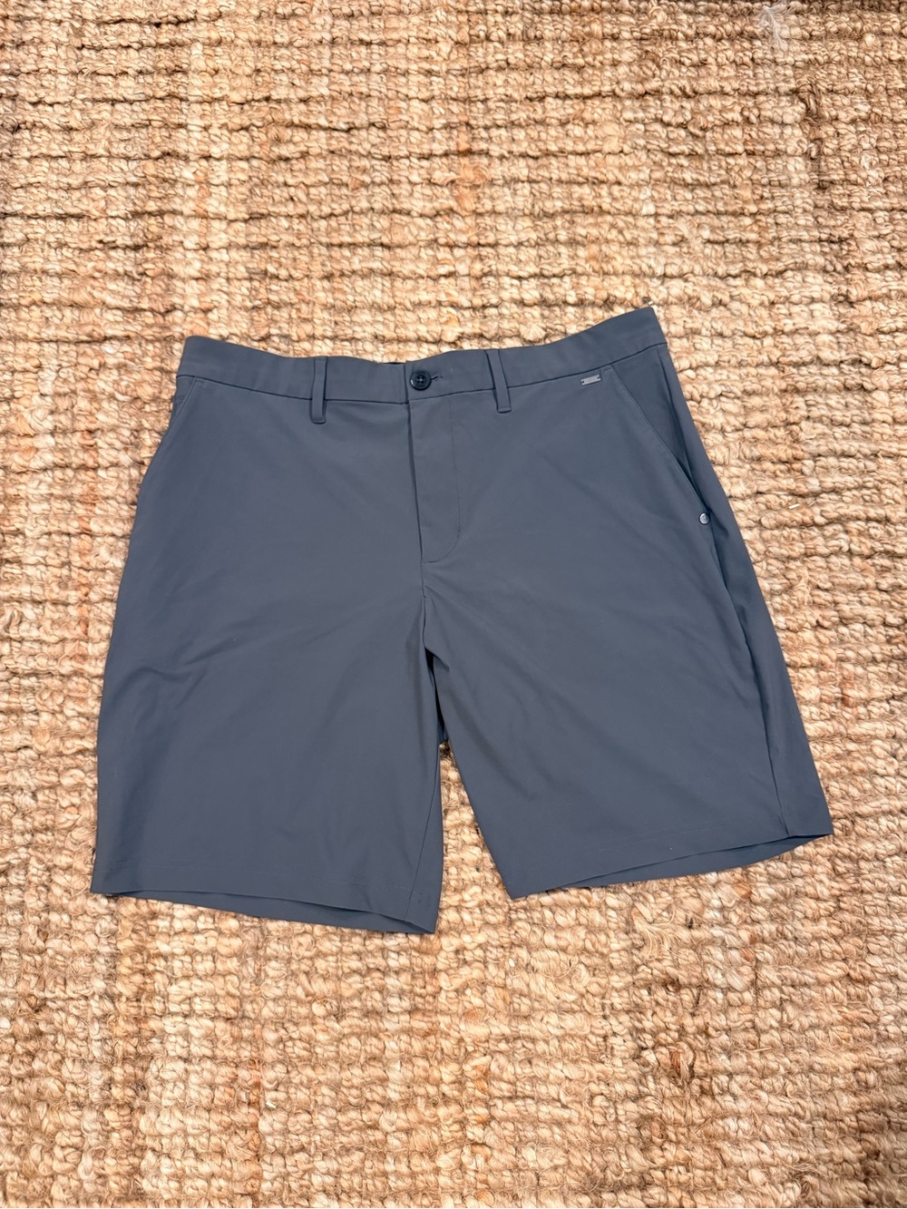 Vuori Meta Shorts - Picture 3 of 6